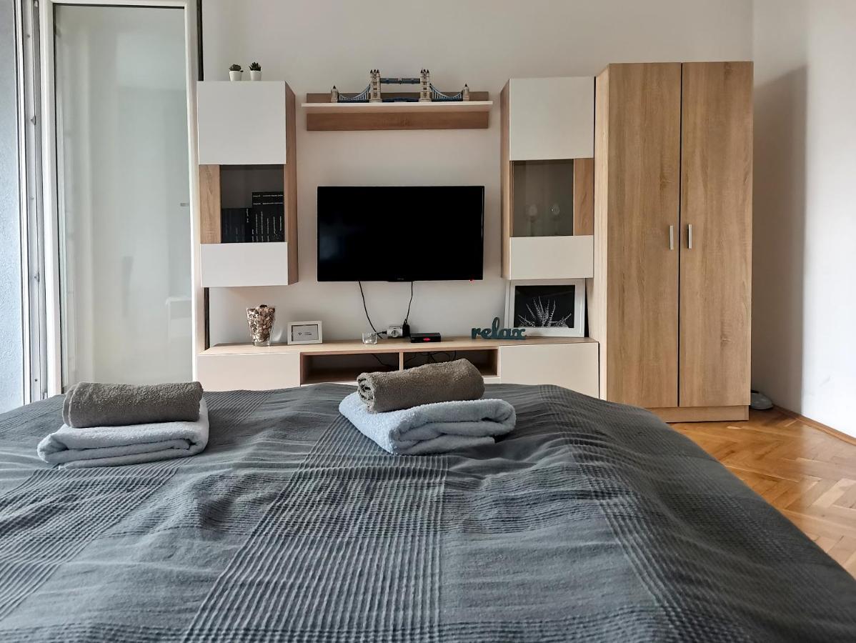 Center Apartment Iva Нови Сад Екстериор снимка
